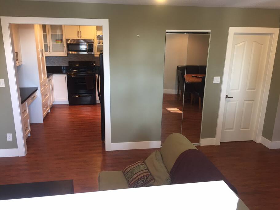 Bright, clean, fully equipped large kitchen