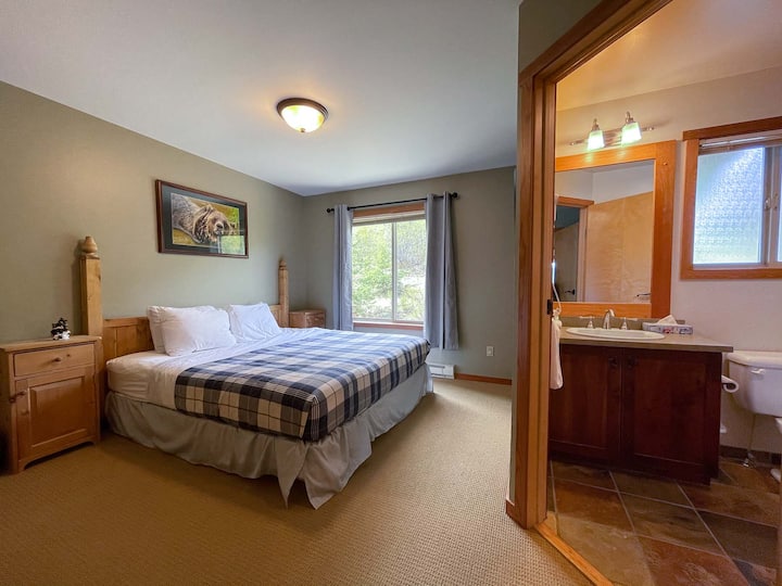 Საძინებელი #1 ენსუიტით