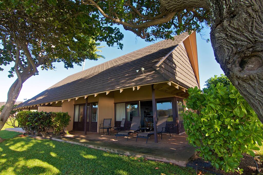 Lanai with gorgeous ocean view