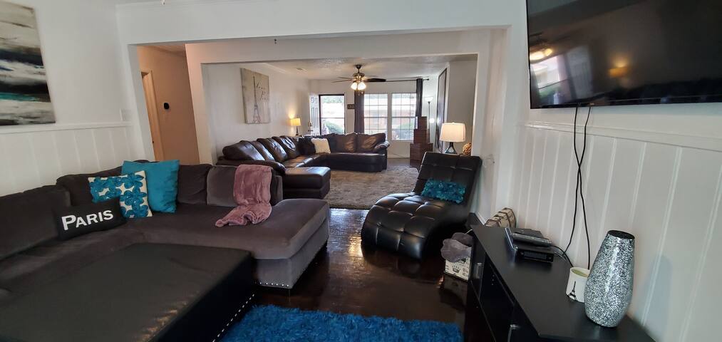 NEWLY Remodeled Sleeps 16/2 Queen,3 Full, 4 Twin gallery image 3