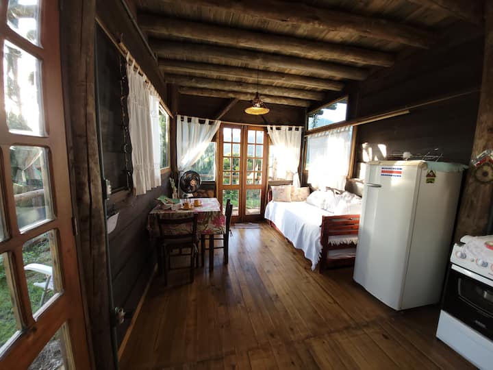 כניסה, סלון/מטבח. מרפסות עם מרפסת חיה.