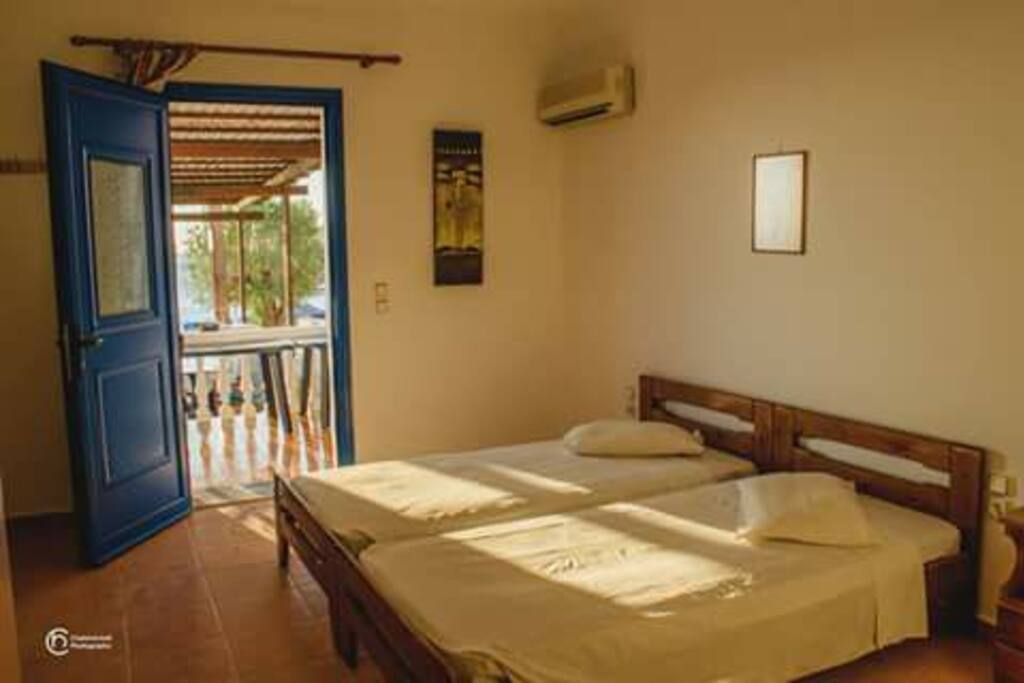 room 1-george apartments stegna