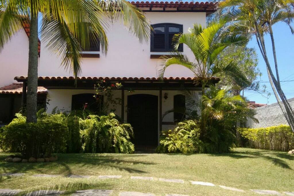 Casa em condomínio fechado próximo à praia das Dunas (continuação da praia do Forte) - Cabo Frio