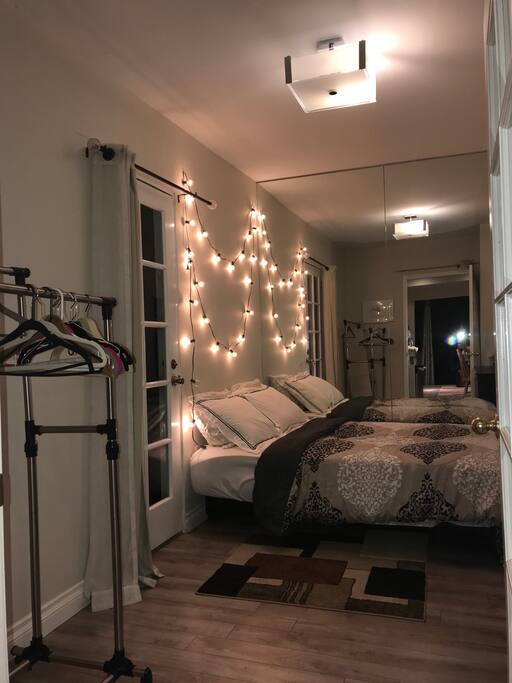 Private room with private bathroom (listing)