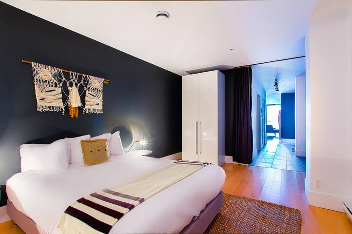 203 – Les Lofts St-Joseph – Par Les Lofts Vieux-QC gallery image 4