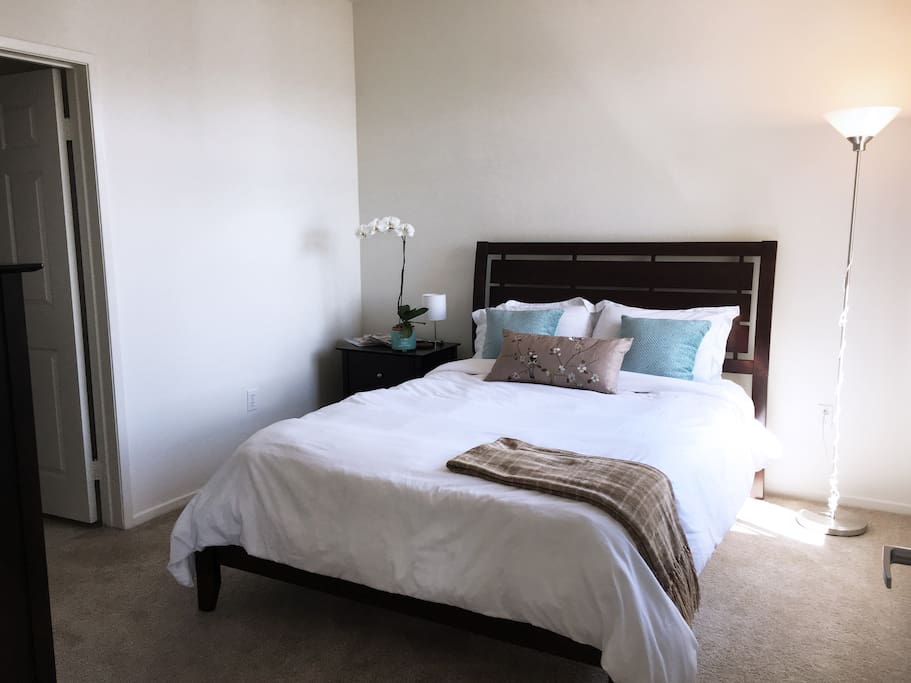 Bright, Happy, Newly Furnished Master Bedroom
