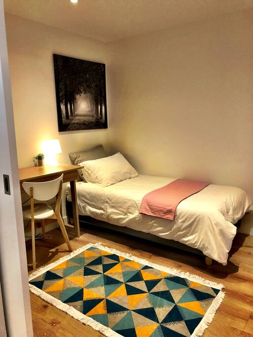 Study/2nd Bedroom