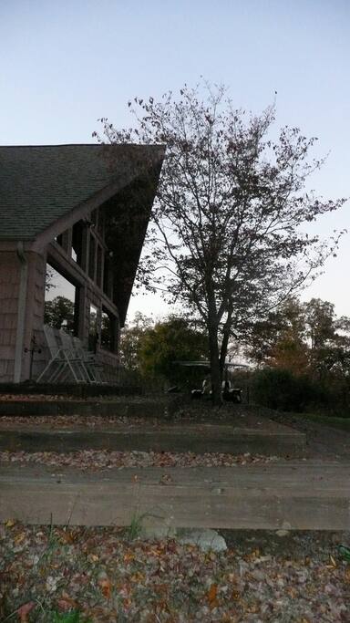 Side view of the front of the Lodge.