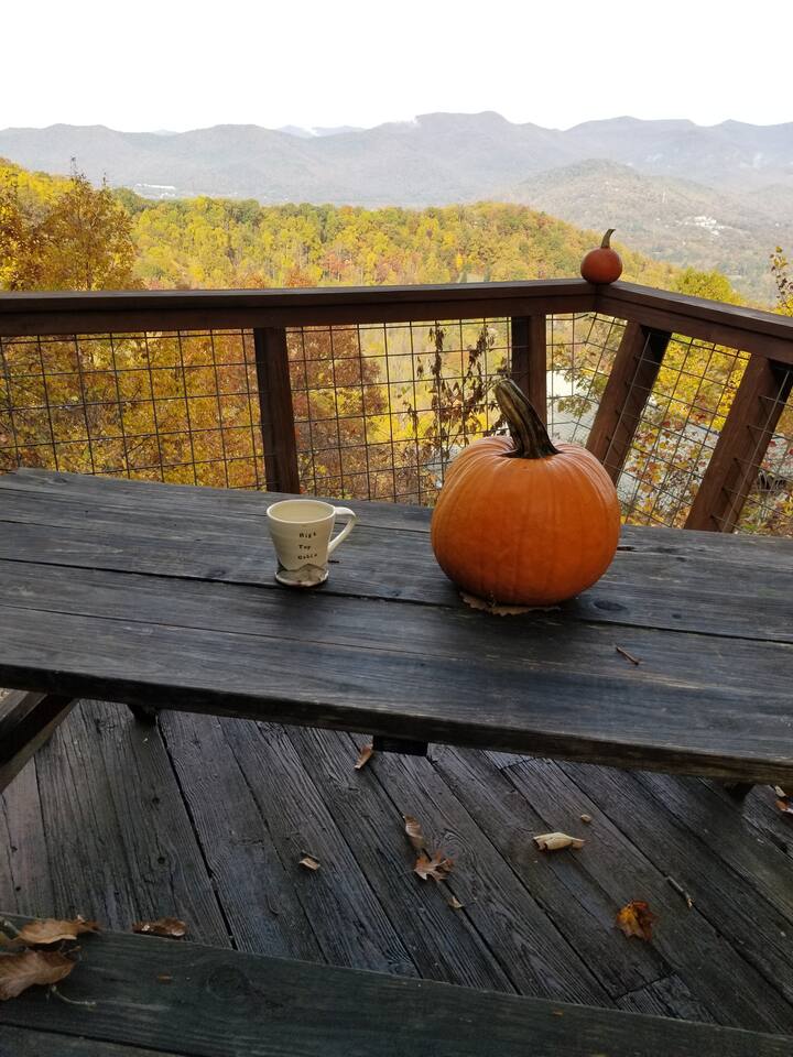 Log cabin, spectacular panoramic views. Cabins for Rent in Black