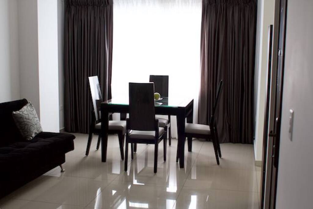 dinning room.
https://drive.google.com/file/d/0B1TYWP65vX4MazcwXzlub0lzOG8/view?usp=drive_web