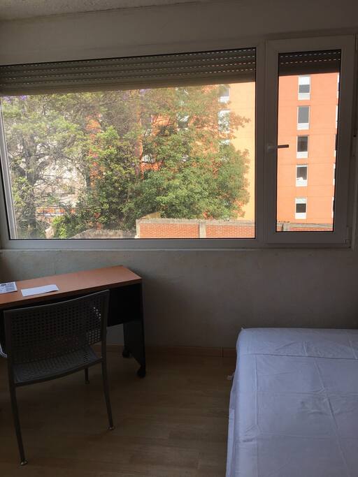 Mucha luz en la habitacion!!