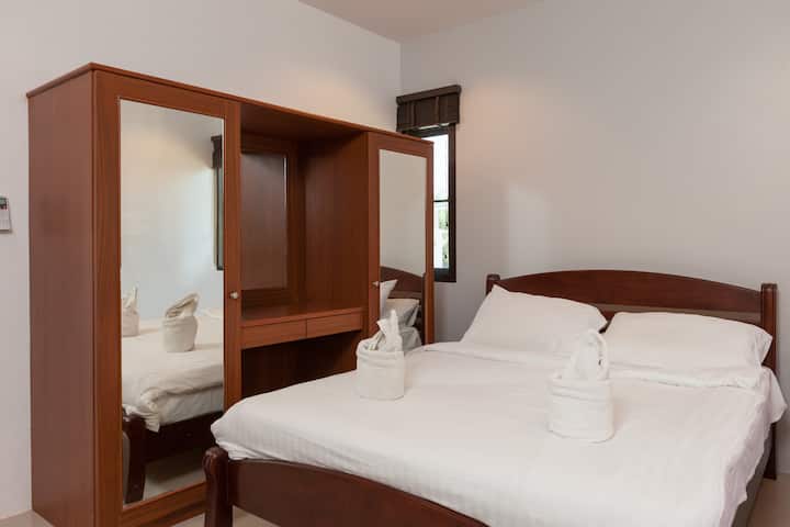 غرفة النوم 1 (الطابق الثاني)