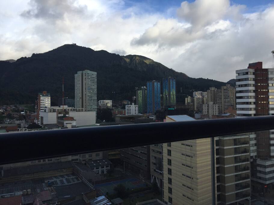 Cerca a todos los sitios de interés históricos y culturales de Bogotá.