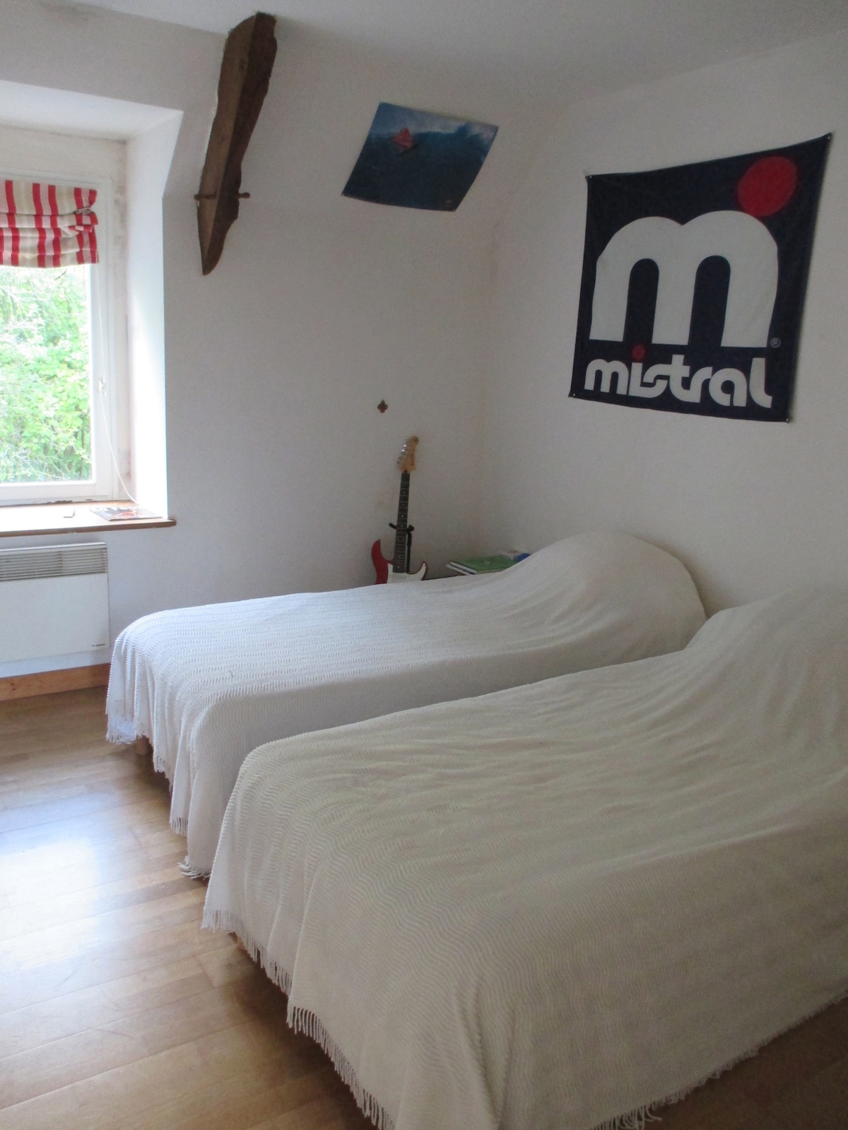 Спална соба 5, градинарска страна, 2 единечни кревета