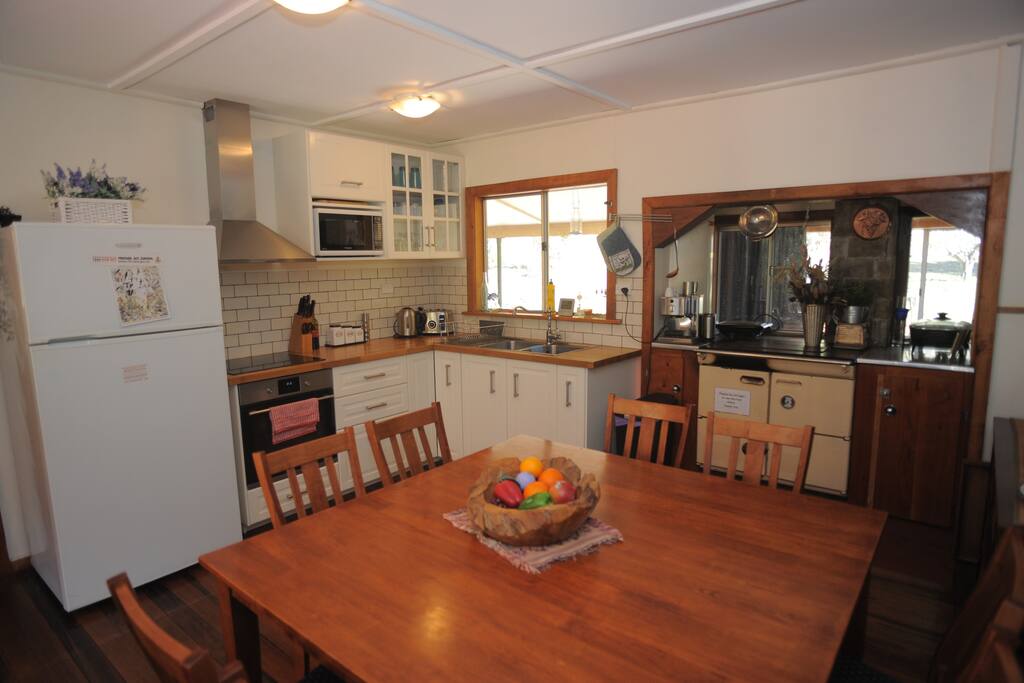 Eat-in Kitchen