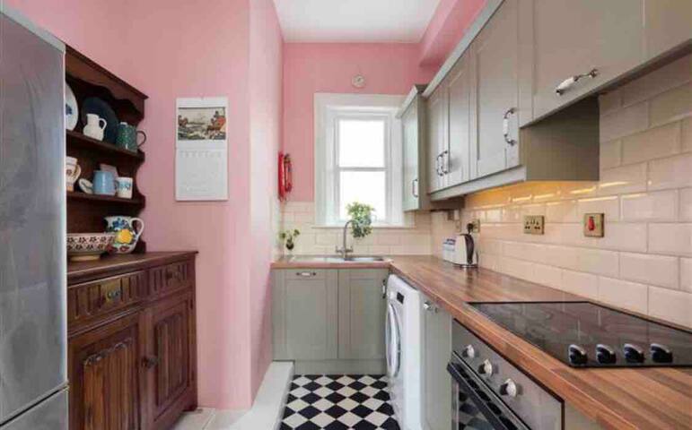 Victorian-style Bank House, Dublin gallery image 4