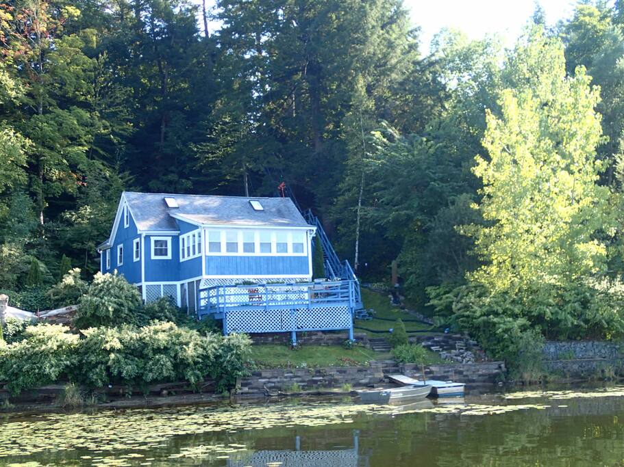 Lake House on Lake Lonely Houses for Rent in Saratoga Springs, New