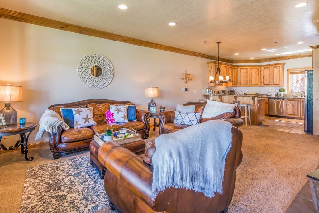 Utah Lodging / LSV 68 / Main Level / Living