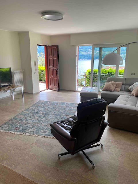 Top performing Airbnb: Lake of Lugano italian Style in Porlezza