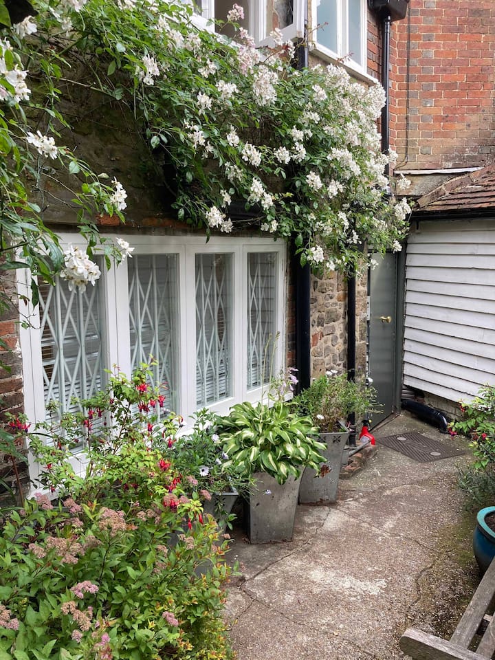 Top 7 Airbnb Vacation Rentals In Petworth, UK Updated 2024 Trip101