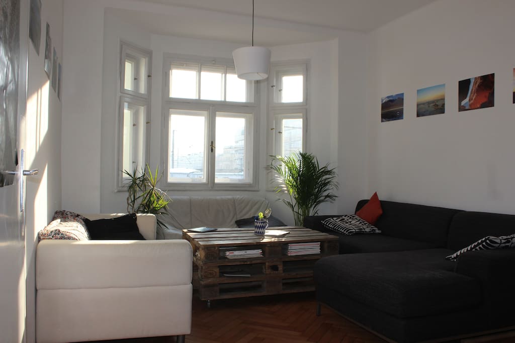 Wohnzimmer / Living Room