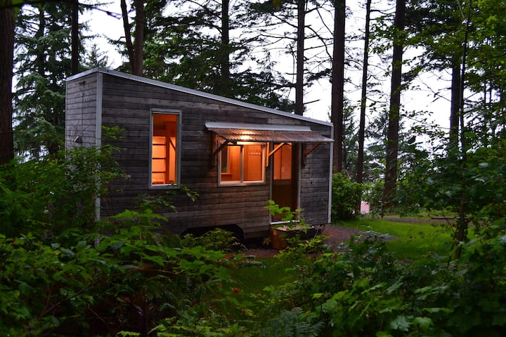 island cabins bc