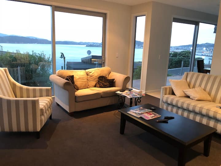 Make Yourself At Home In The Sun - Wellington