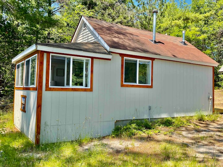 8 Best PetFriendly Cabins Near Tahquamenon Falls, Michigan Updated