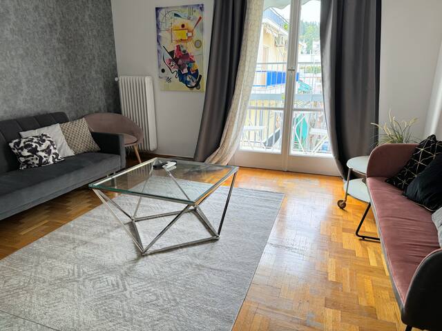 Exquisite 3BDR/2Bath apt in Acropolis &Netflix