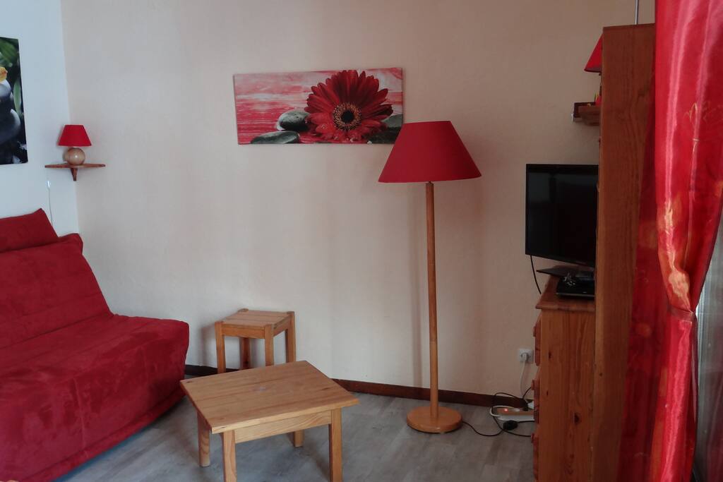 Côté salon et couchage 2 personnes