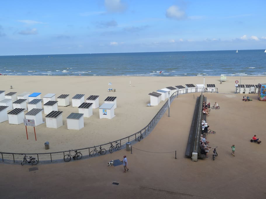 zeezicht vanuit appartement