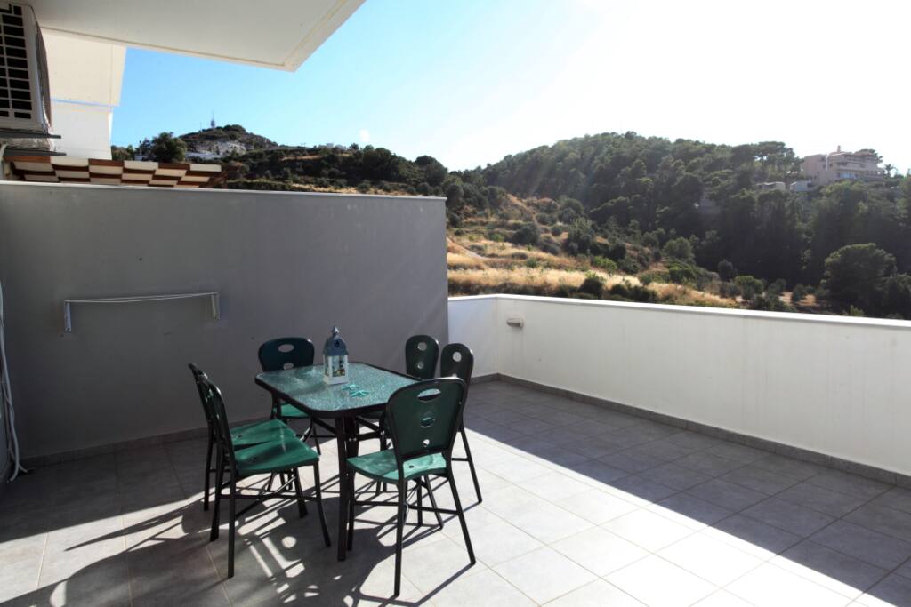 balcony with a view of the mountain