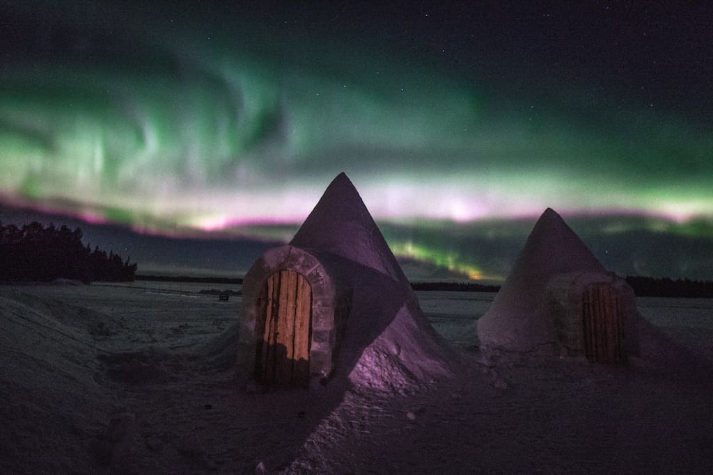 Iglus with Aurora Borealis