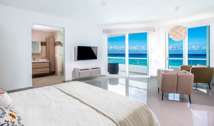 Master bedroom # 1 , One Kingsize bed , Walking closet, Ocean view with terrace and balcony