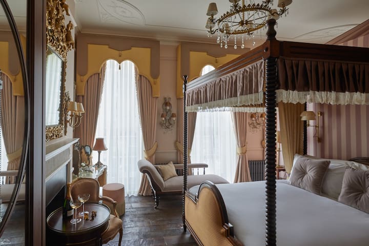 Henry’s Townhouse, London