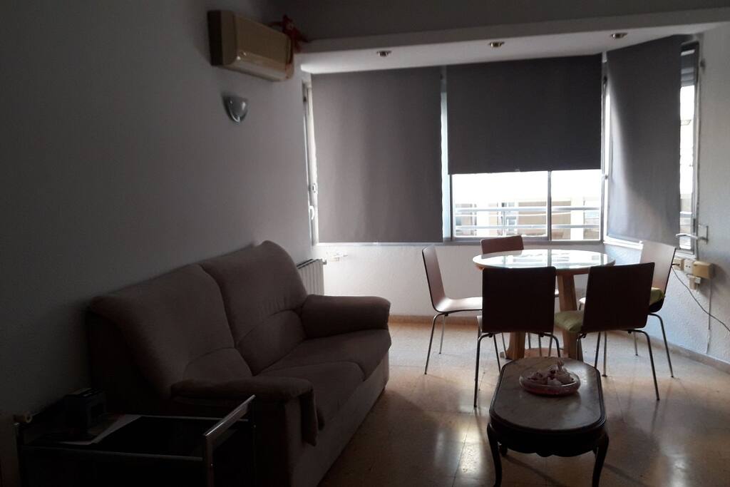 Salón comedor con aire acondicionado