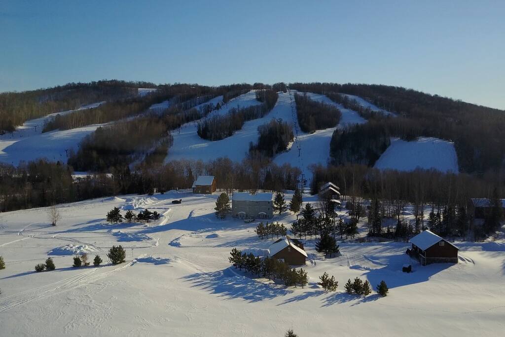Walking distance to the slopes
