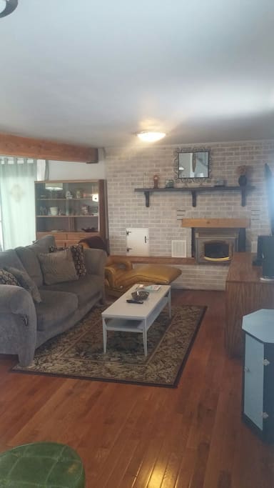 living room with plenty of seating