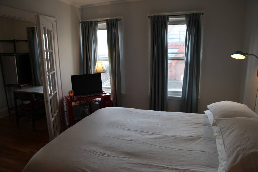 The room offers complete solace.