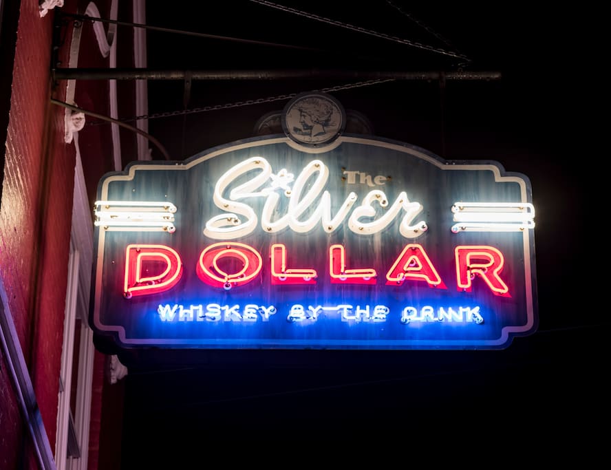 รูปThe Silver Dollar