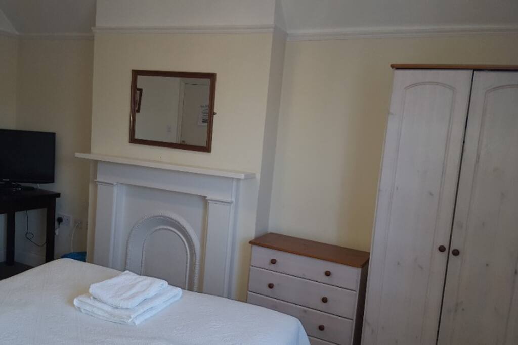Room 8