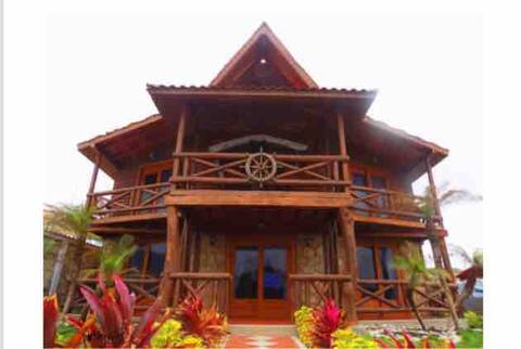 Beautiful  house in front of the beach.