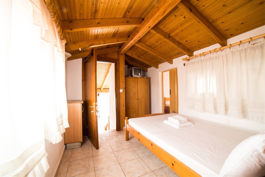 1st room