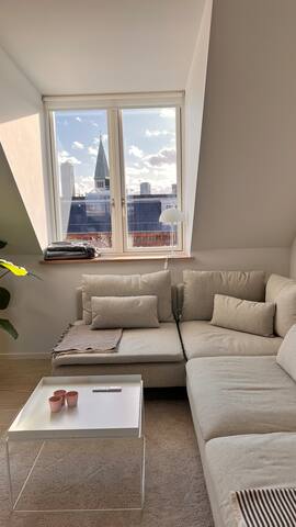 Oasis with private rooftop gallery image 5