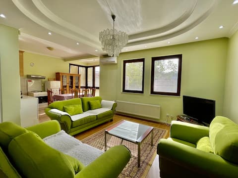 Huge apartment with a garden in the City Center
