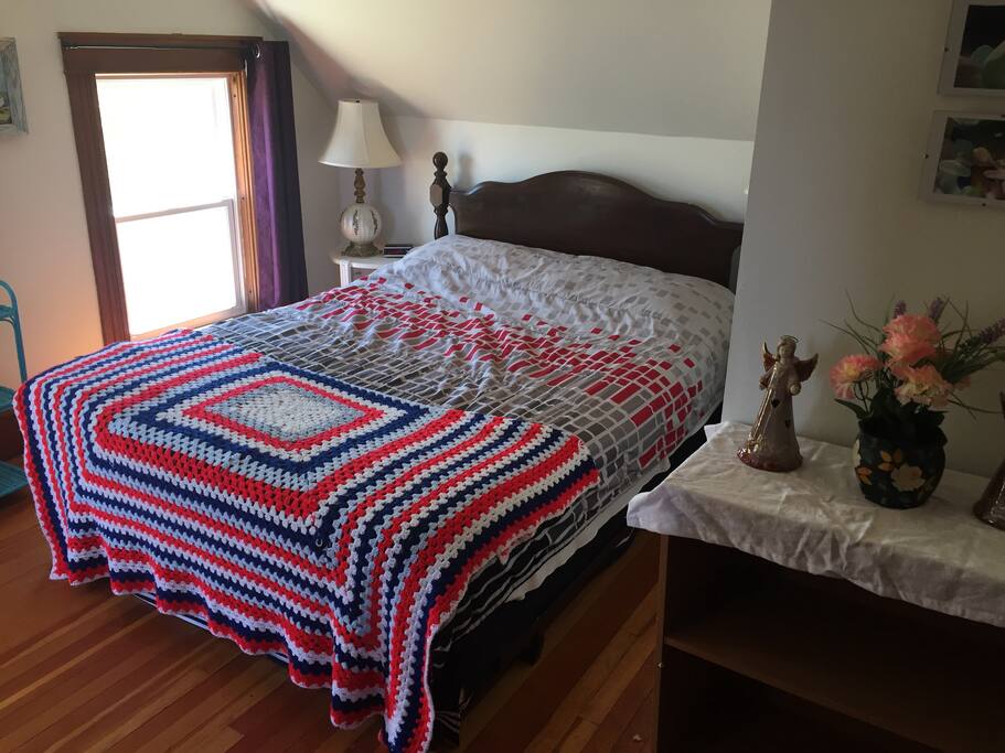 queen bedroom at $90/nite