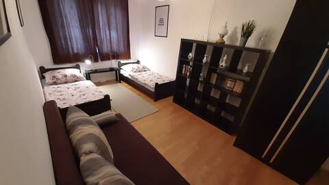 B7 Holiday House