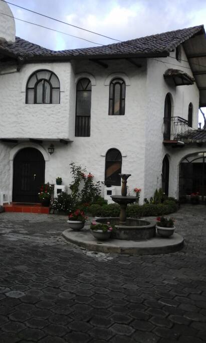 Main entrance of the house.
Entrada principal de la casa.