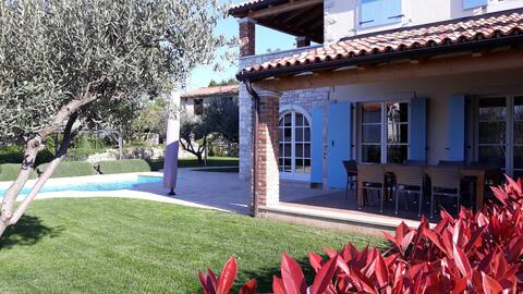 Villa Miramar, seaview, pool (6-8)