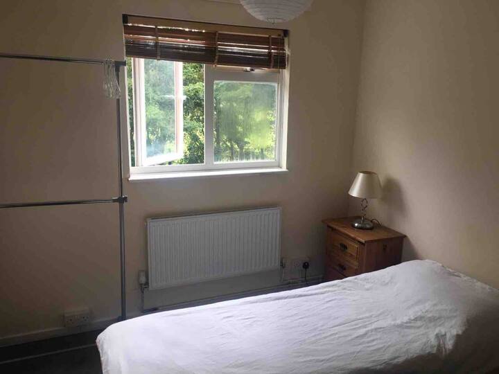 Eastbourne Single Room - WiFi Kitchen Parking etc - Townhouses for Rent in  East Sussex, England, United Kingdom - Airbnb